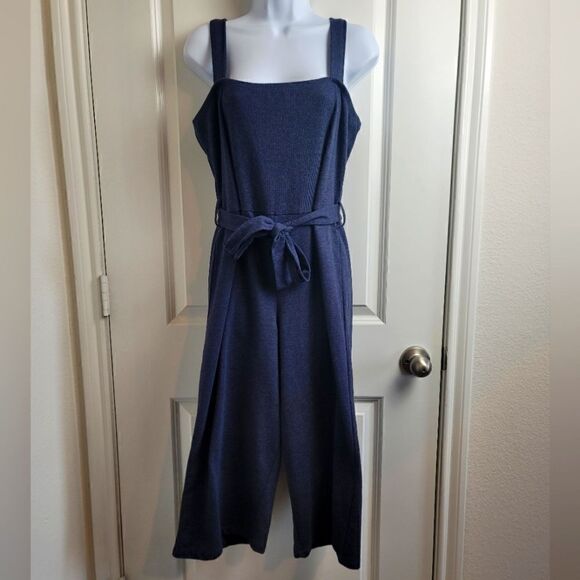 VENUS Culotte  Jumpsuit  - Picture 1 of 8